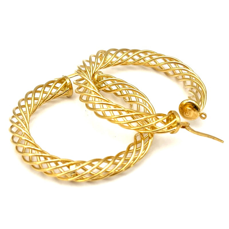 Orecchini anelle cerchi d'oro giallo, traforati a torciglioni; 12.38 gr - 4.3 cm