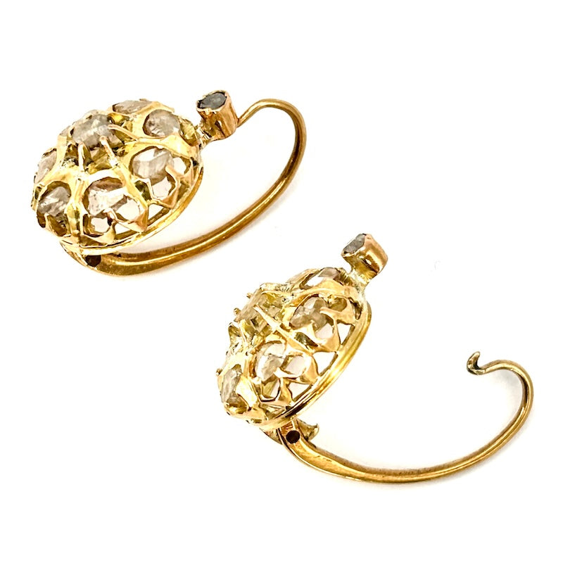 Orecchini antichi toppe diamanti e oro a monachella chiusa sul fronte; 4.95 gr