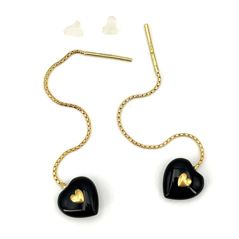Orecchini cuori onice e oro giallo, pendenti catenella - 5 cm; 2.01 gr