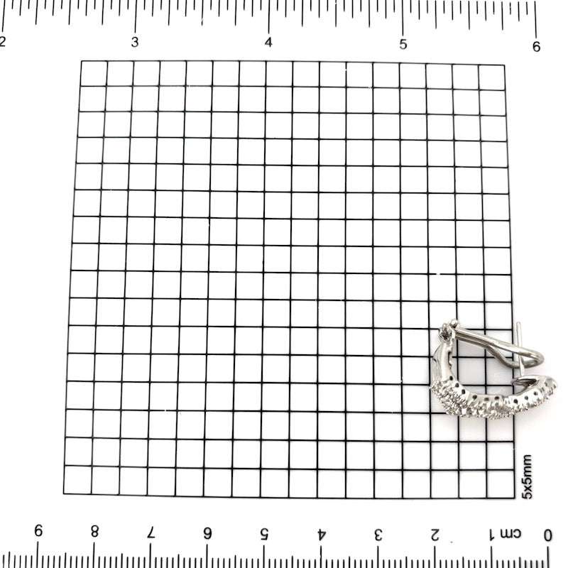 Orecchini geometrici mezzaluna brillanti e oro bianco; 2.20-2.40 ct; gr 12.72