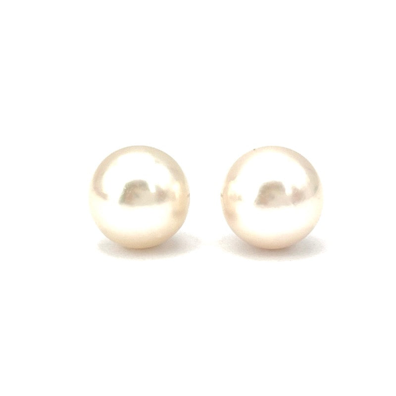 Orecchini perle Akoya al lobo 8.5-9 mm e oro bianco; 2.68 gr