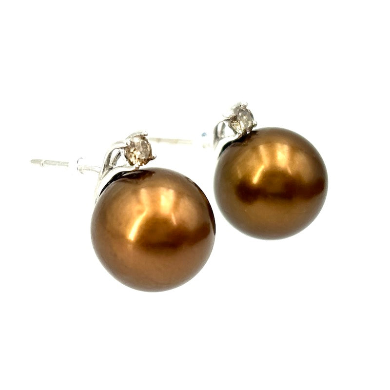Orecchini perle Australiane brown al lobo, con brillanti brown; 6.19 gr