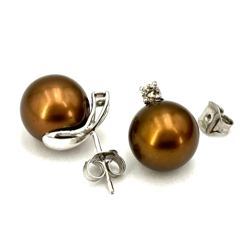 Orecchini perle Australiane brown al lobo, con brillanti brown; 6.19 gr