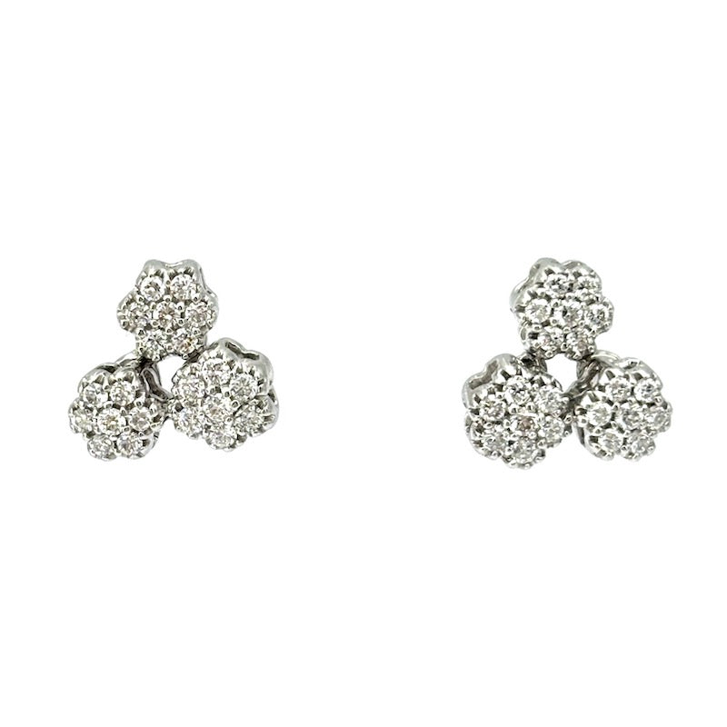Orecchini punti luce tre fiori circolari brillanti sfalsati e oro bianco - 0.45-0.50 ct; 4.23 gr