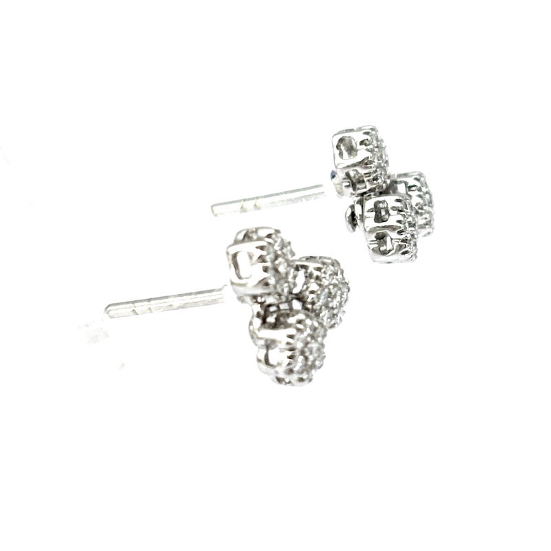 Orecchini punti luce tre fiori circolari brillanti sfalsati e oro bianco - 0.45-0.50 ct; 4.23 gr