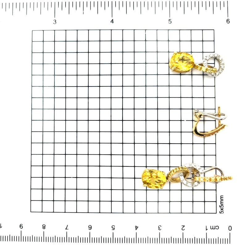 Orecchini quarzi citrini, zaffiri gialli, brillanti e oro, pendenti; 9.8 gr - 3.7 cm