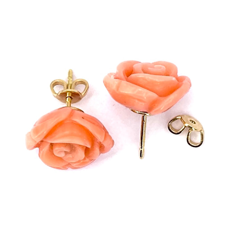 Orecchini rose corallo rosa al lobo, oro giallo; 5.75 gr