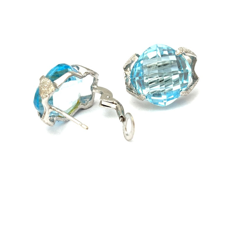 Orecchini topazi azzurri idrotermali e oro bianco, al lobo - 1.6 cm; 7.14 gr