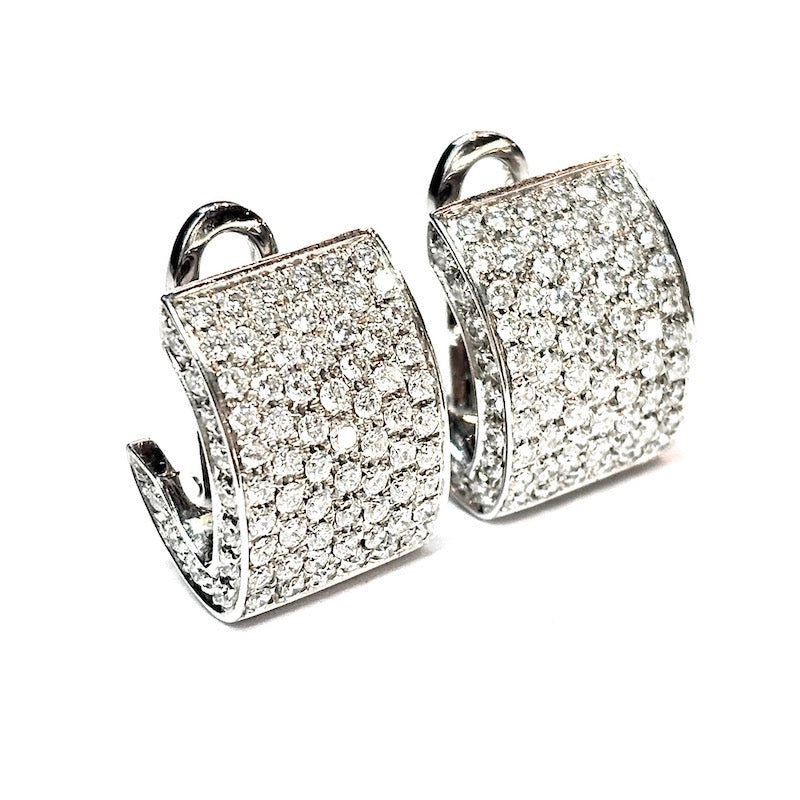 Orecchini toppe geometriche mezze anelle brillanti e oro bianco; 2.80-3.00 ct; gr 13.2