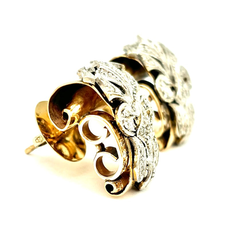 Orecchini vintage al lobo in stile antico, oro giallo e brillanti; 15.46 gr