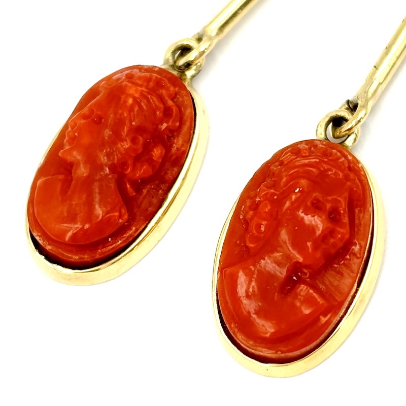 Orecchini vintage cammei corallo, pendenti a fiammifero - 7.6 cm x 1.1 cm; 9.21 gr