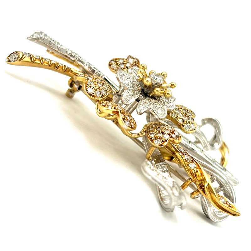 Spilla capolavoro d'epoca anni '50, drappo fiore, oro bicolore e diamanti; 23.3 gr