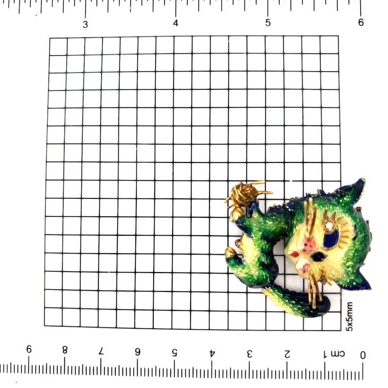 Spilla gatto capolavoro lavorato a smalti, oro; 19.23 gr