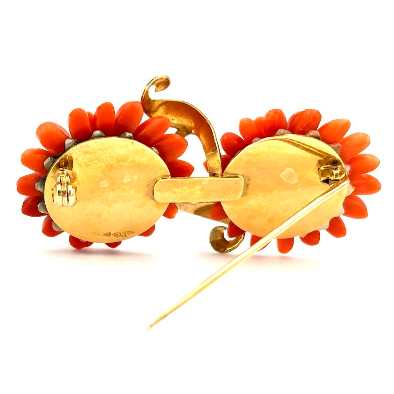 Spilla vintage fiori corallo e oro giallo; 15.12 gr